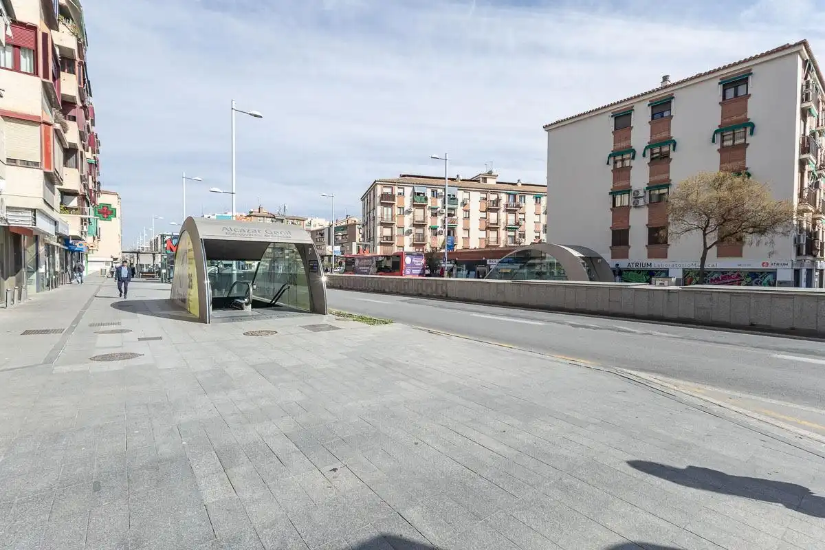 Außenansicht von Wohnung zur Miete in Granada mit Heizung und Gemeinschaftspool
