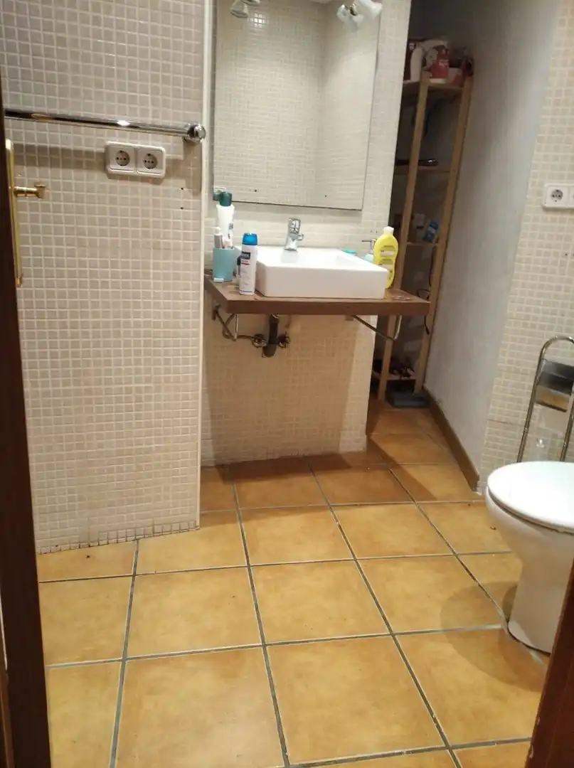 Badezimmer von Wohnung zum Verkauf in Manresa mit Heizung und Möbliert