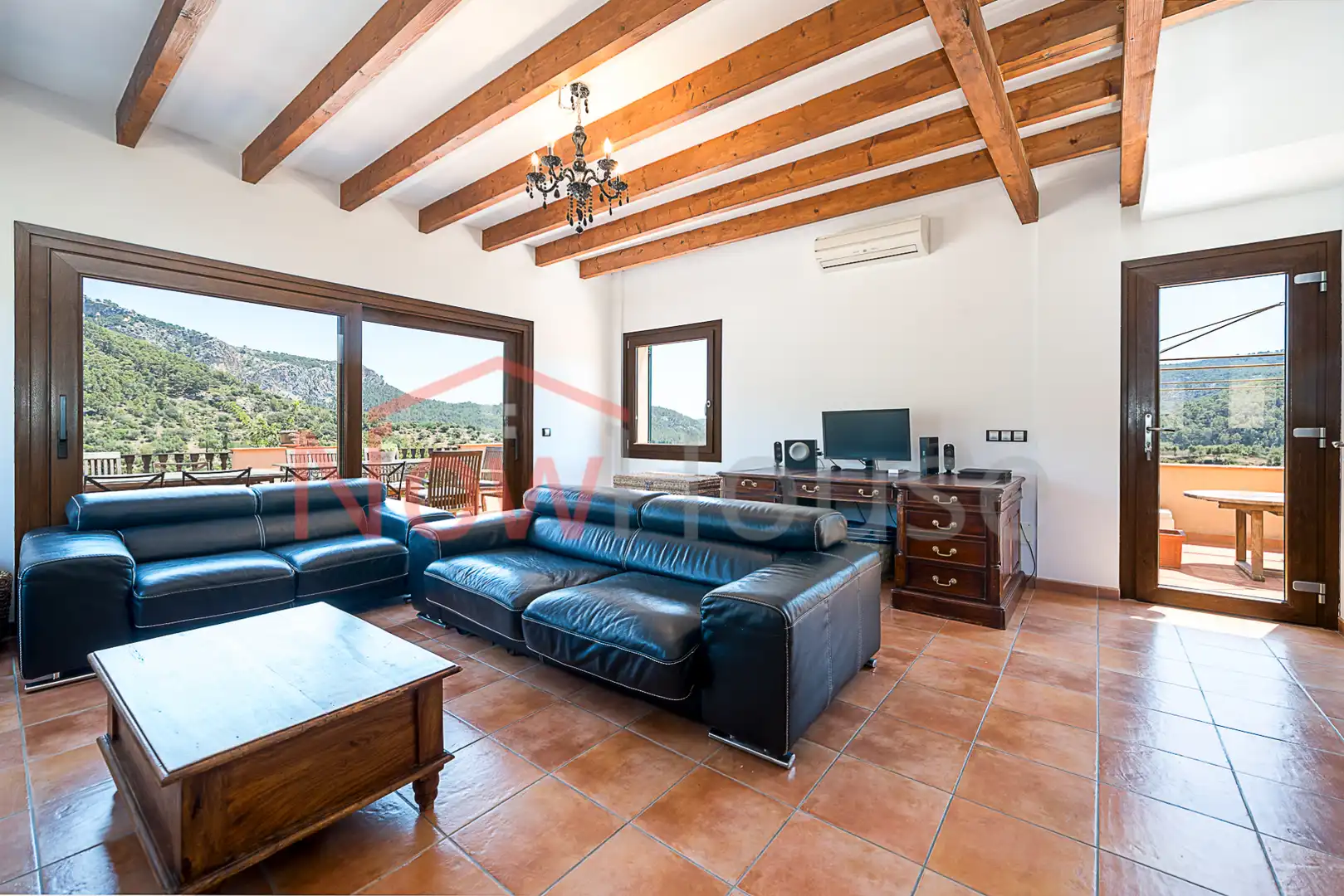 Sala d'estar de Casa adosada en venda en Puigpunyent amb Aire condicionat, Calefacció i Jardí privat
