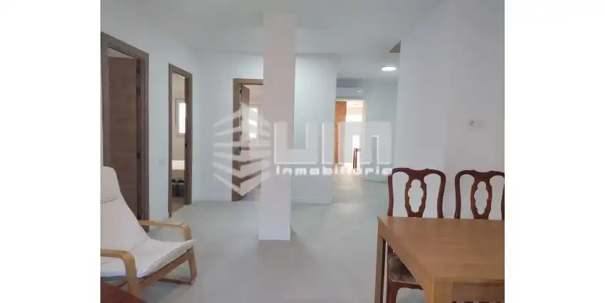 Flat for rent in DEL TRABAJO, Avenida de Abril - 9 de Octubre