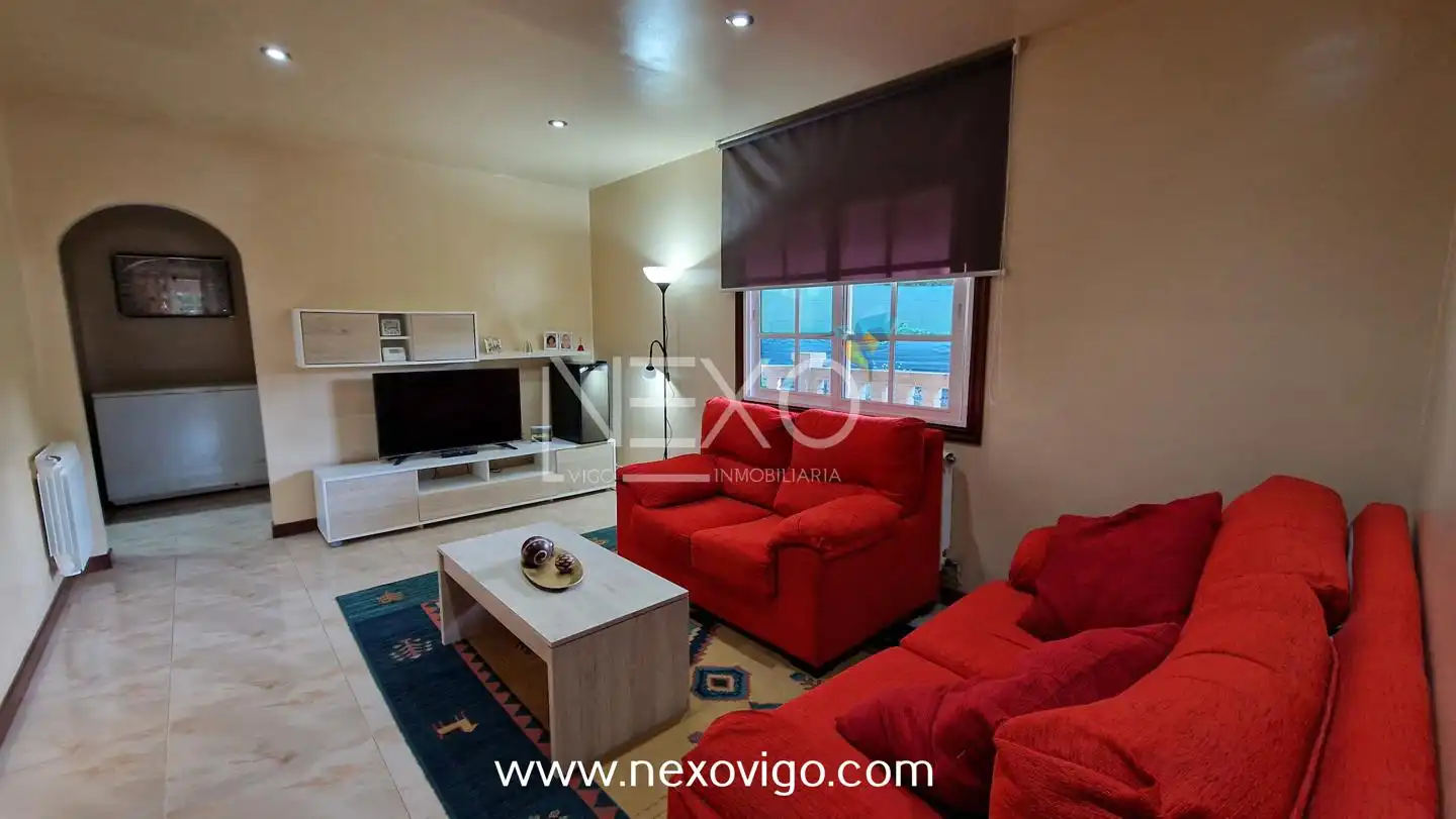 Sala de estar de Casa o chalet en venta en Cangas  con Calefacción, Jardín privado y Piscina