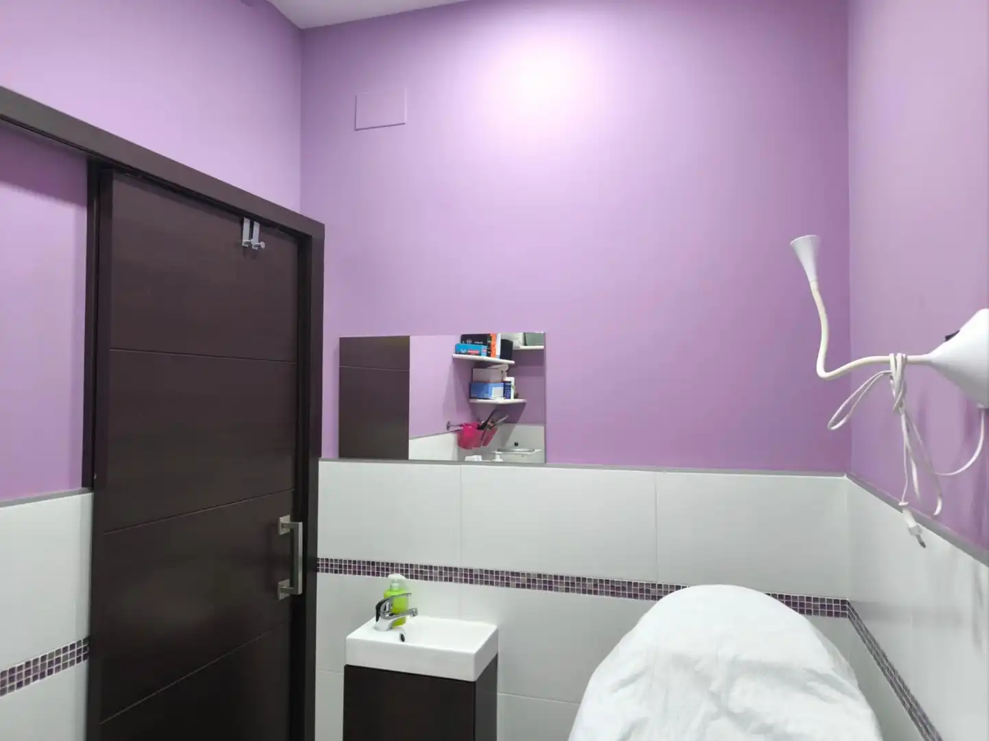 Bathroom of Commercial properties for sale in Collado Mediano