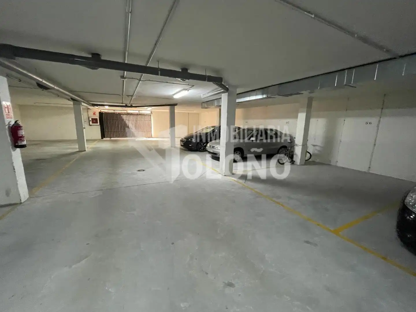 Parking de Dúplex en venta en Castañares de Rioja con Calefacción, Terraza y Trastero