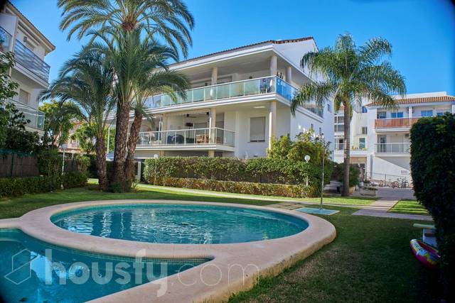 Piso en Venta en Carrer Venecia, . en Montañar - El Arenal