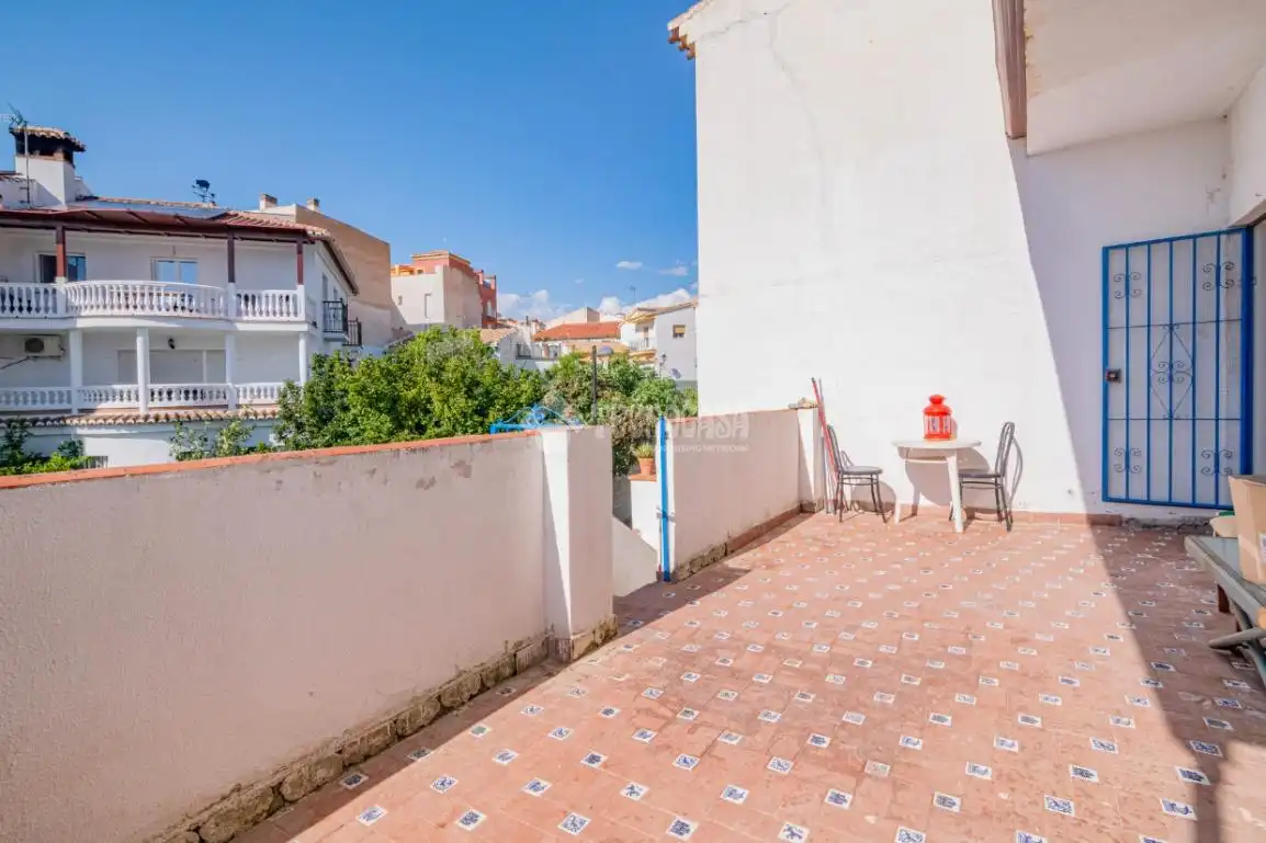 Terrassa de Casa adosada en venda en La Zubia amb Terrassa i Piscina comunitària