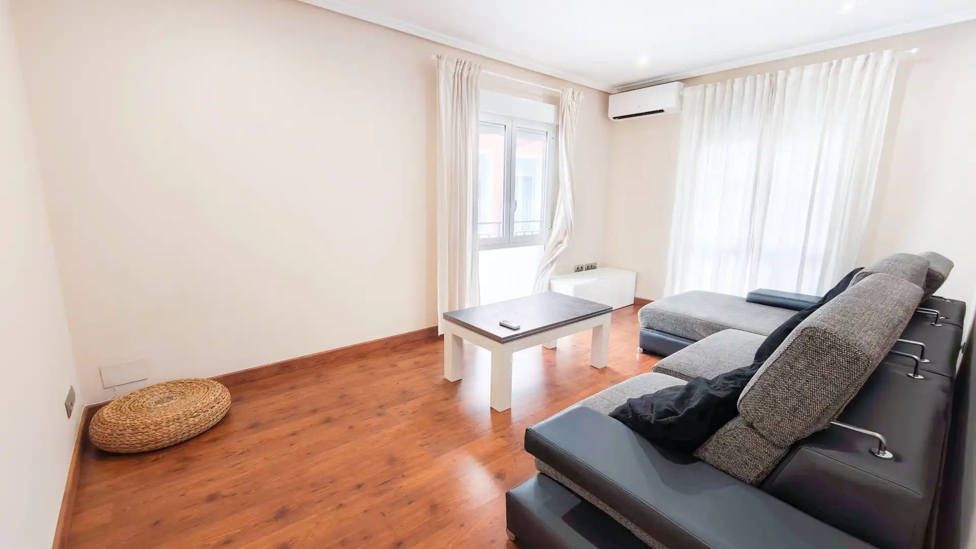 Sala de estar de Piso de alquiler en Elche / Elx con Aire acondicionado, Trastero y Amueblado