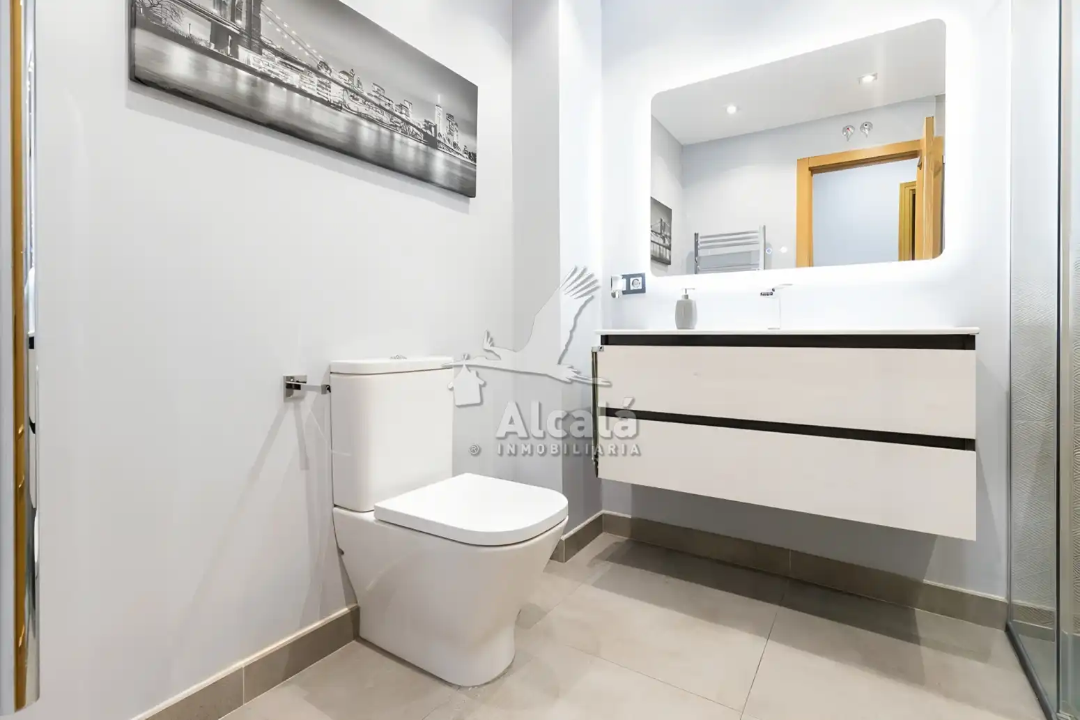 Bathroom of Houses for sale in Alcalá de Henares  with Air Conditioner, Heating and Parquet flooring