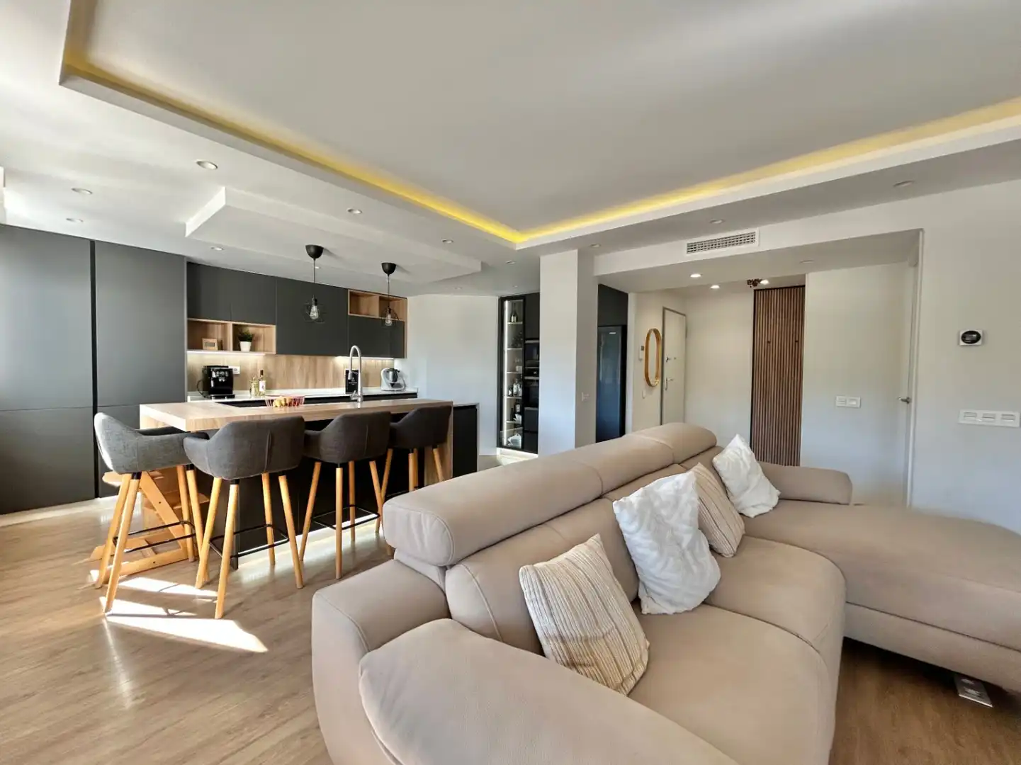 Living room of Apartments for sale in Málaga  with Air Conditioner, Terrace and Storage room