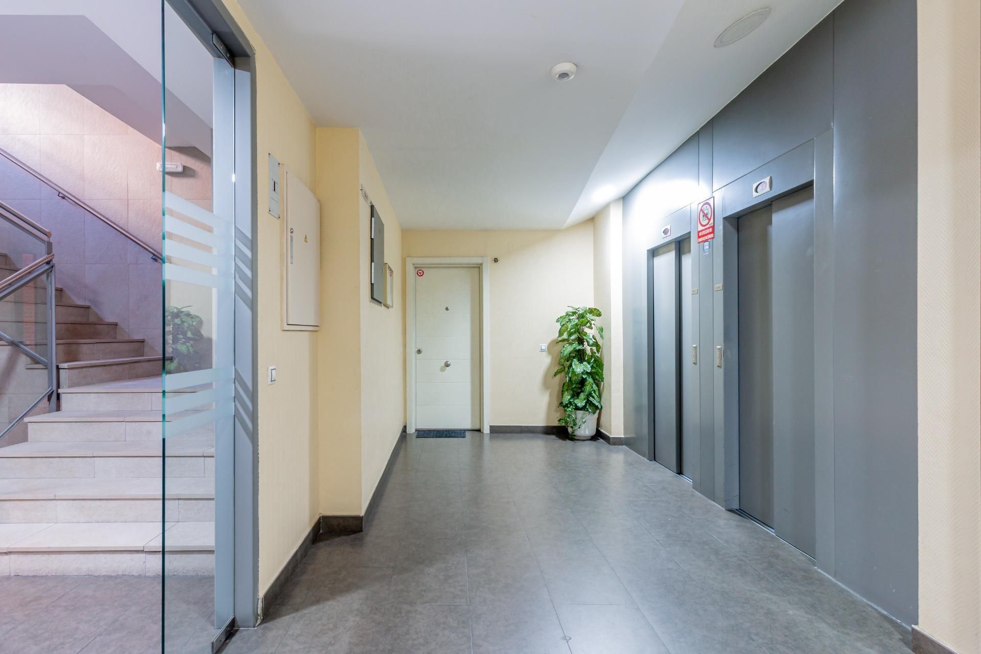 Flat for sale in  Madrid Capital  with Air Conditioner, Heating and Private garden