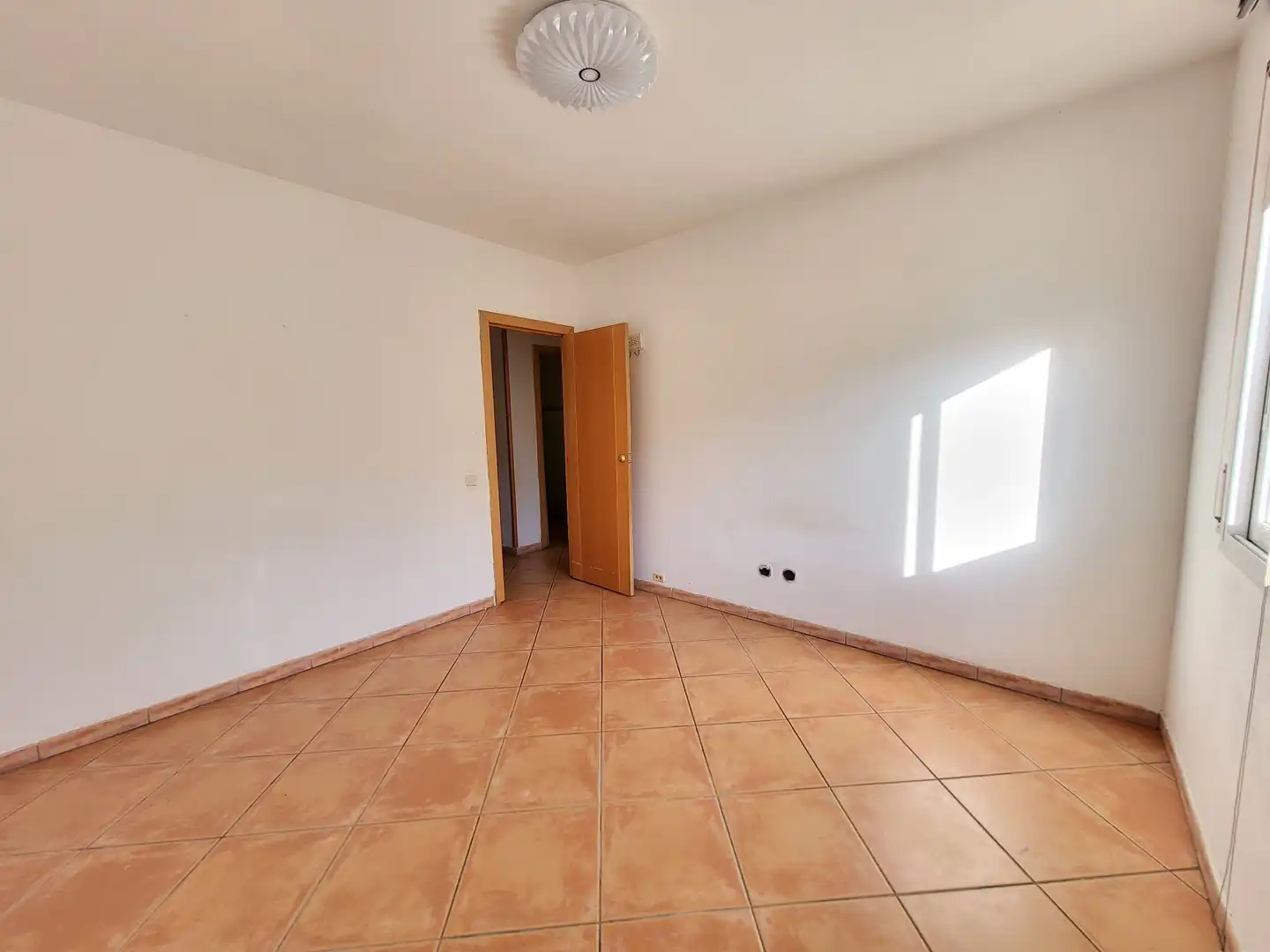 Habitación de Piso en venta en Esparreguera con Calefacción, Terraza y Trastero