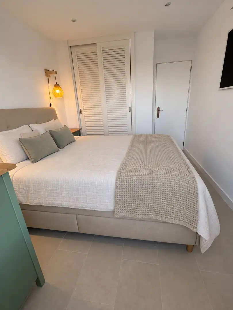 Dormitori de Apartament de lloguer en Alcúdia amb Aire condicionat, Terrassa i Piscina