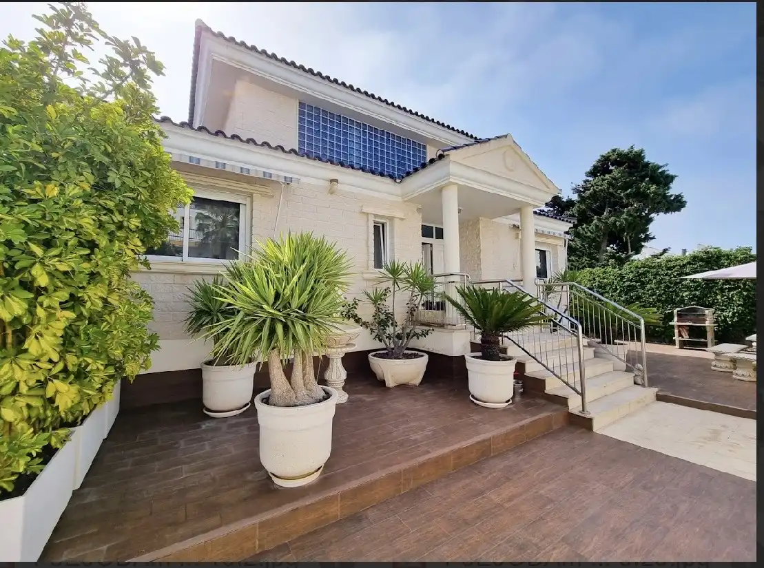 Vista exterior de Casa o chalet en venta en Guardamar del Segura con Aire acondicionado, Calefacción y Terraza