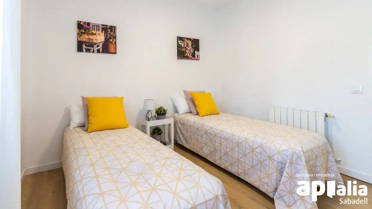 Habitación de Piso en venta en Sabadell con Calefacción y Parquet