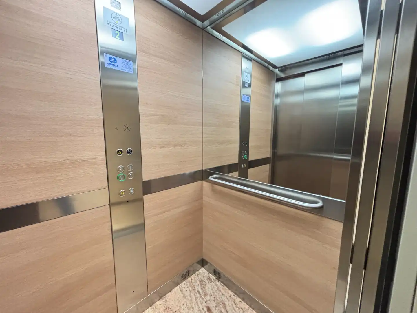 Piso en venta en Madrid con Calefacción, Terraza y Amueblado