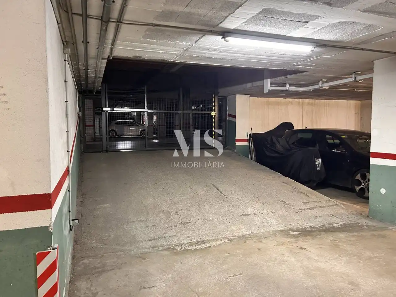 Parkplatz von Garage zur Miete in Vic