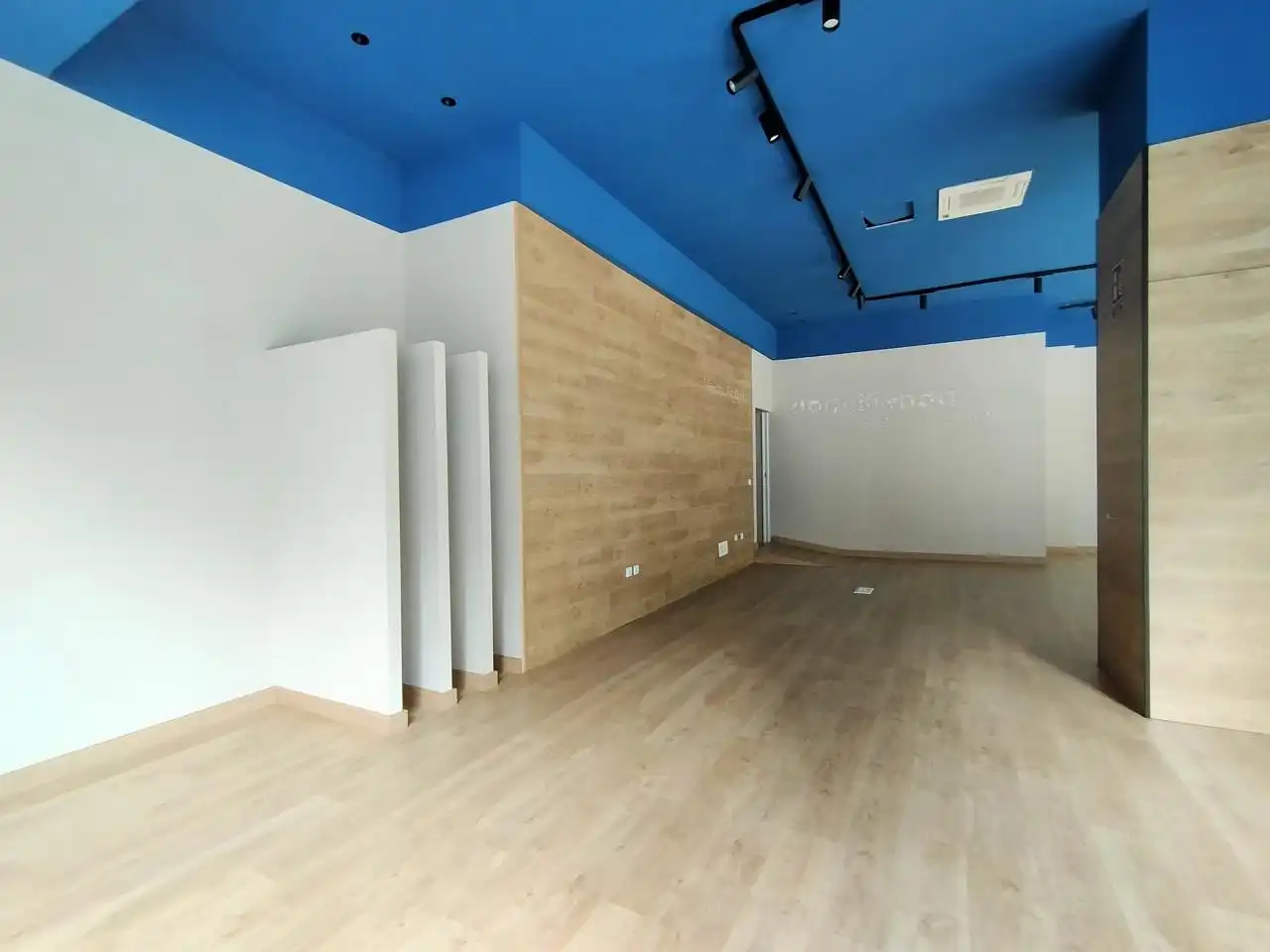 Local comercial de lloguer a Calle Tomás Bretón, imagen 30