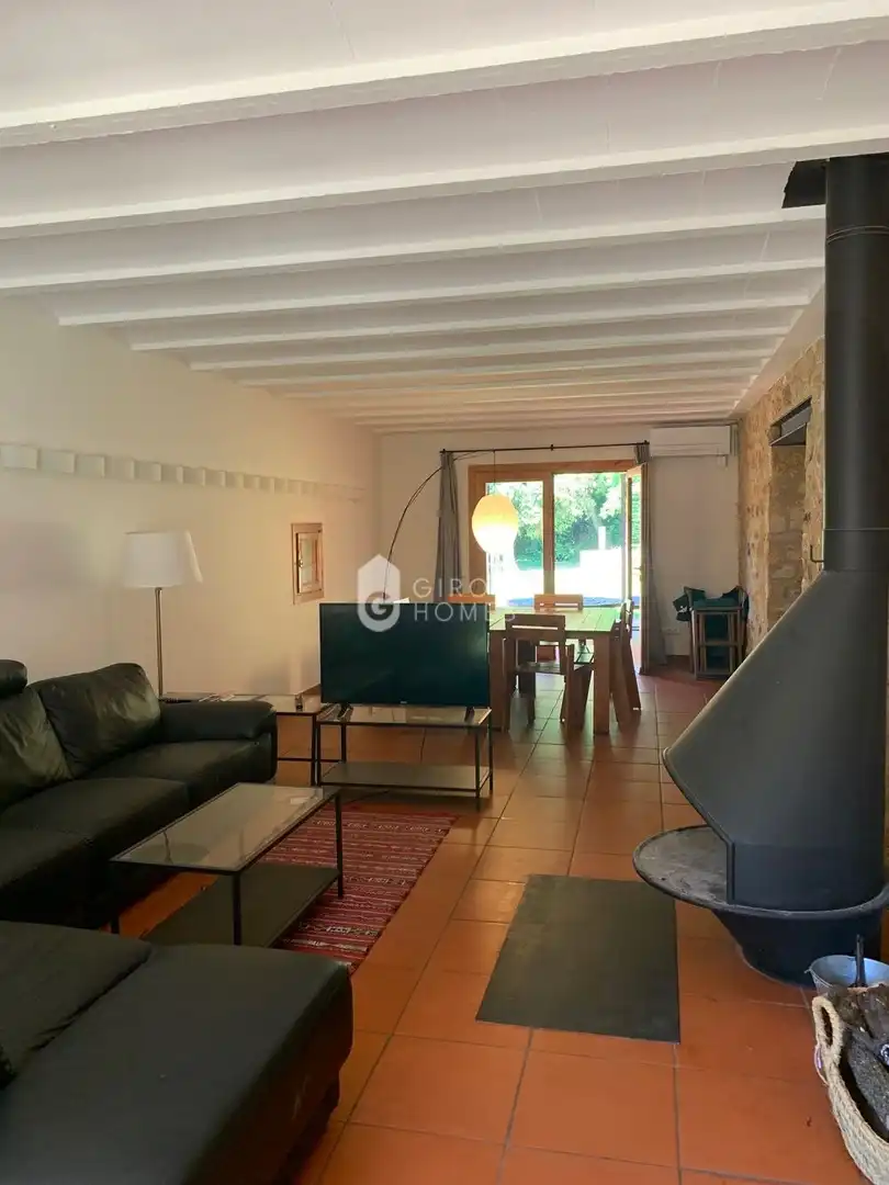 Living room of Country homes for rent in Girona  with Air Conditioner, Heating and Private garden