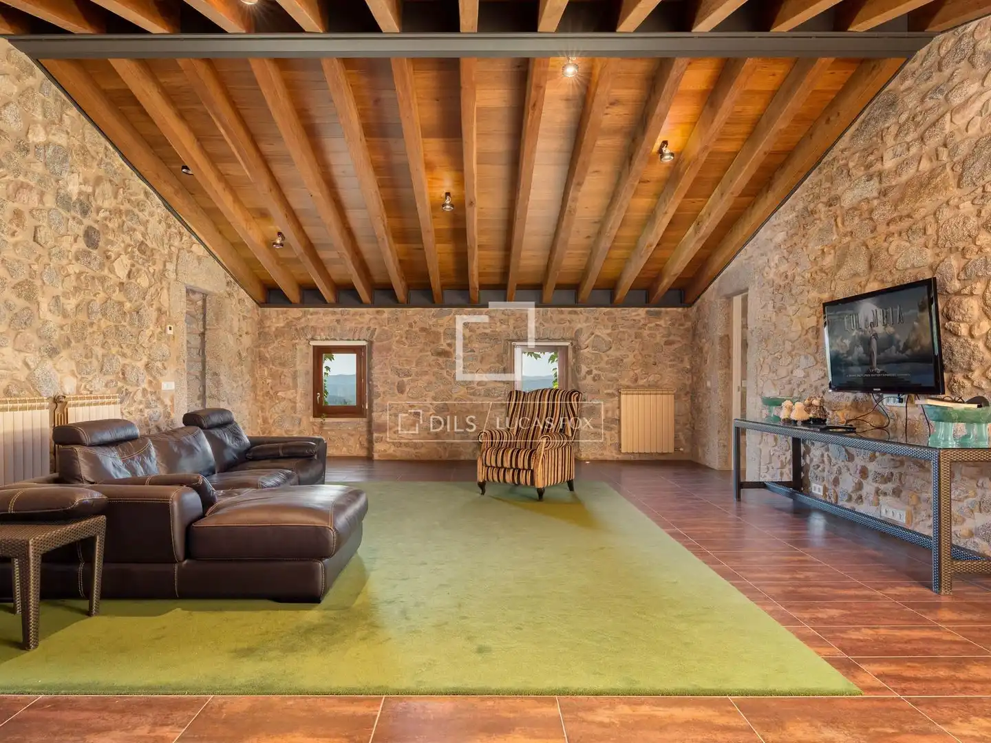 Sala d'estar de Finca rústica en venda en Maçanet de Cabrenys amb Calefacció, Jardí privat i Traster