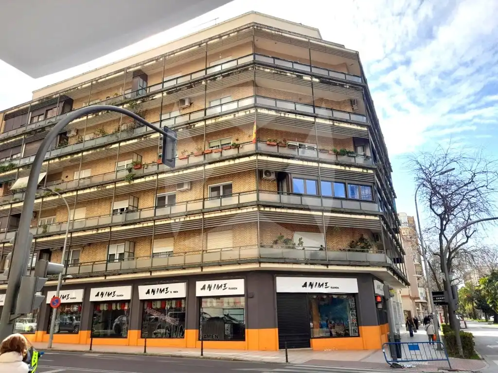Gewerbefläche zur Miete in Avenida de Cristobal Colón, imagen 3
