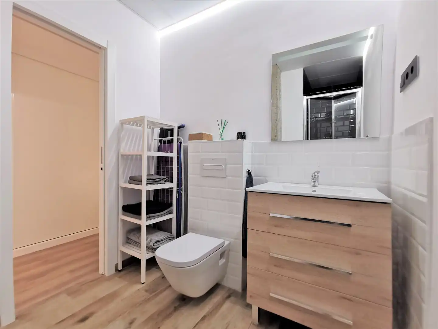 Badezimmer von Wohnungen zur Miete in Madrid mit Klimaanlage