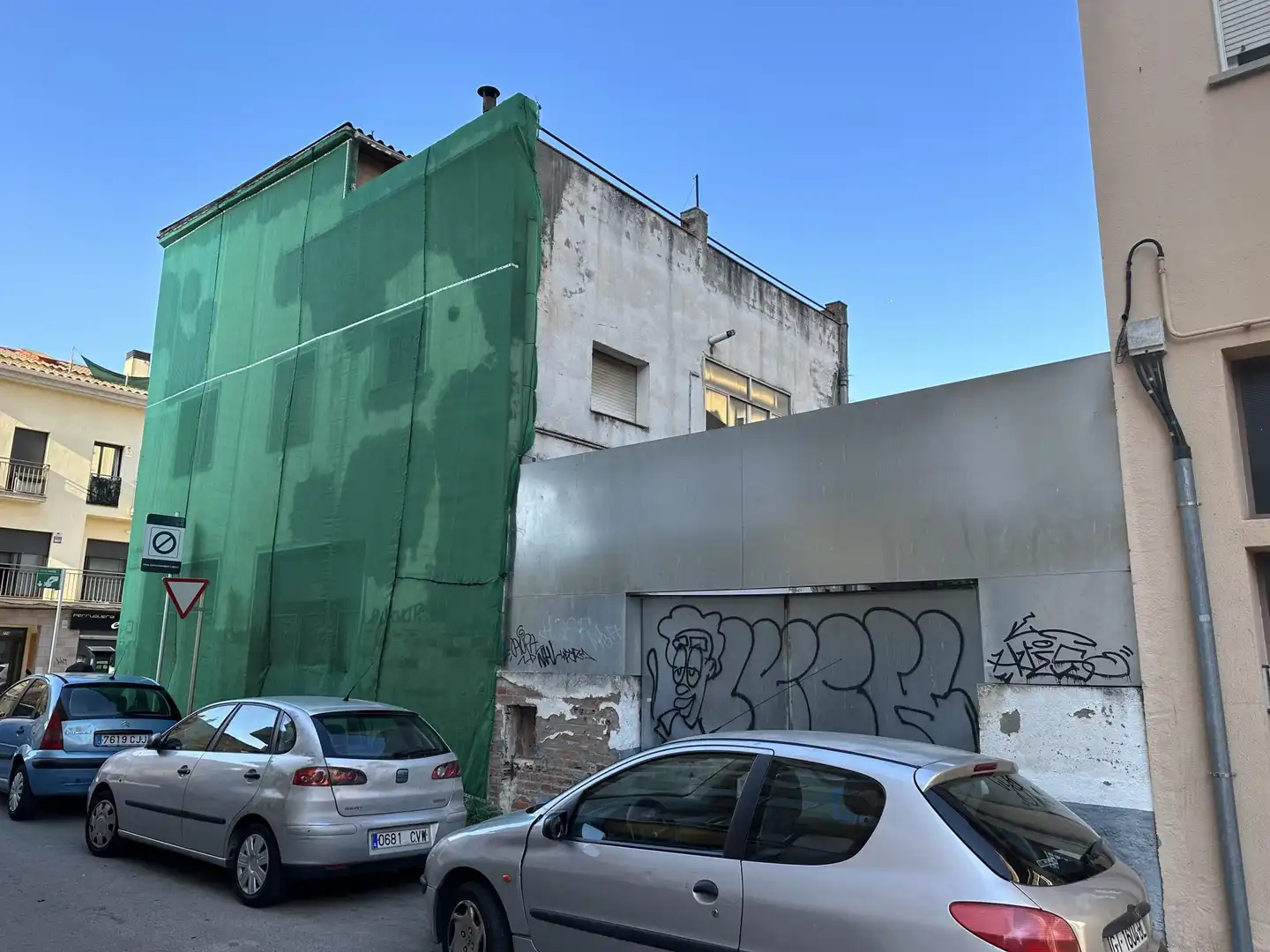 Vista exterior de Edificio en venta en Salt