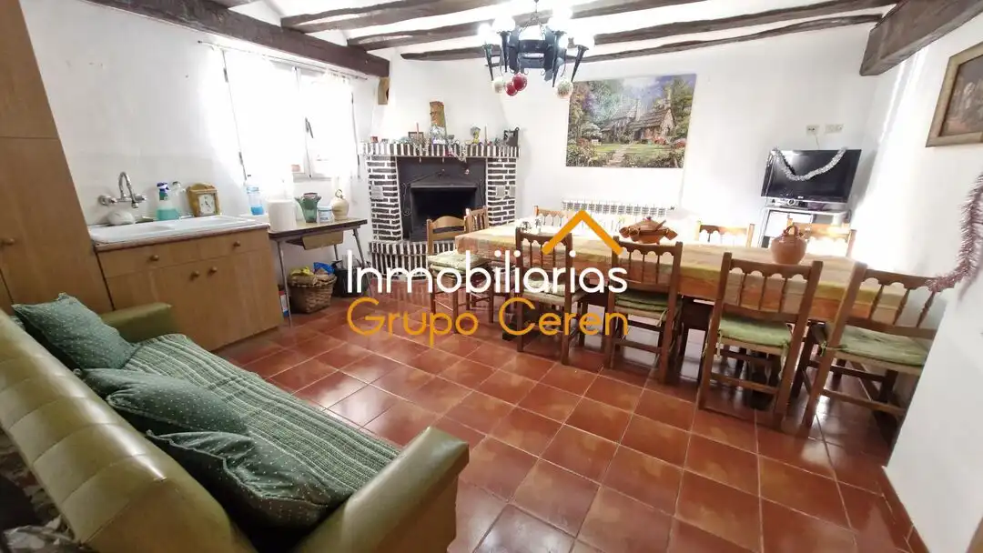 Außenansicht von Wohnung zum Verkauf in Redecilla del Camino mit Heizung, Privatgarten und Abstellraum