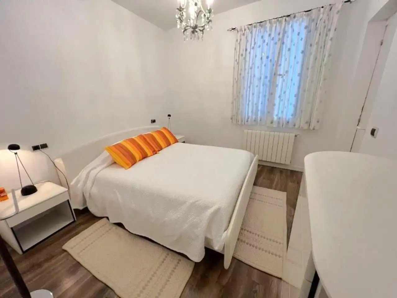 Dormitori de Casa o xalet en venda en La Robla  amb Calefacció, Terrassa i Traster