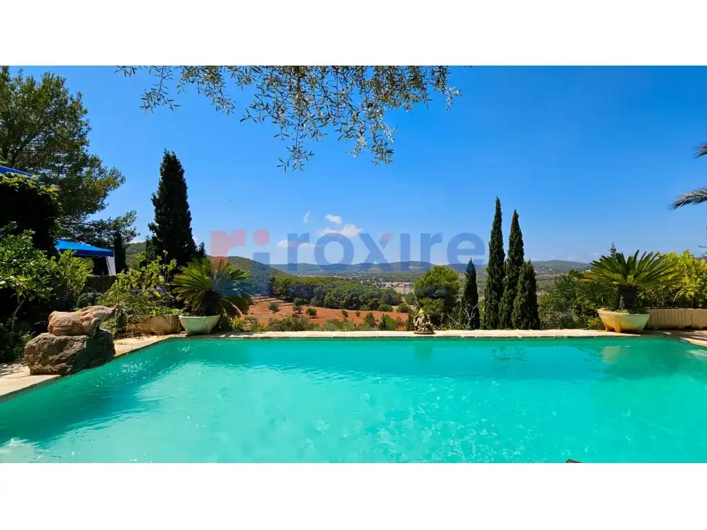 Vista exterior de Casa o xalet de lloguer en Sant Joan de Labritja amb Aire condicionat, Calefacció i Jardí privat