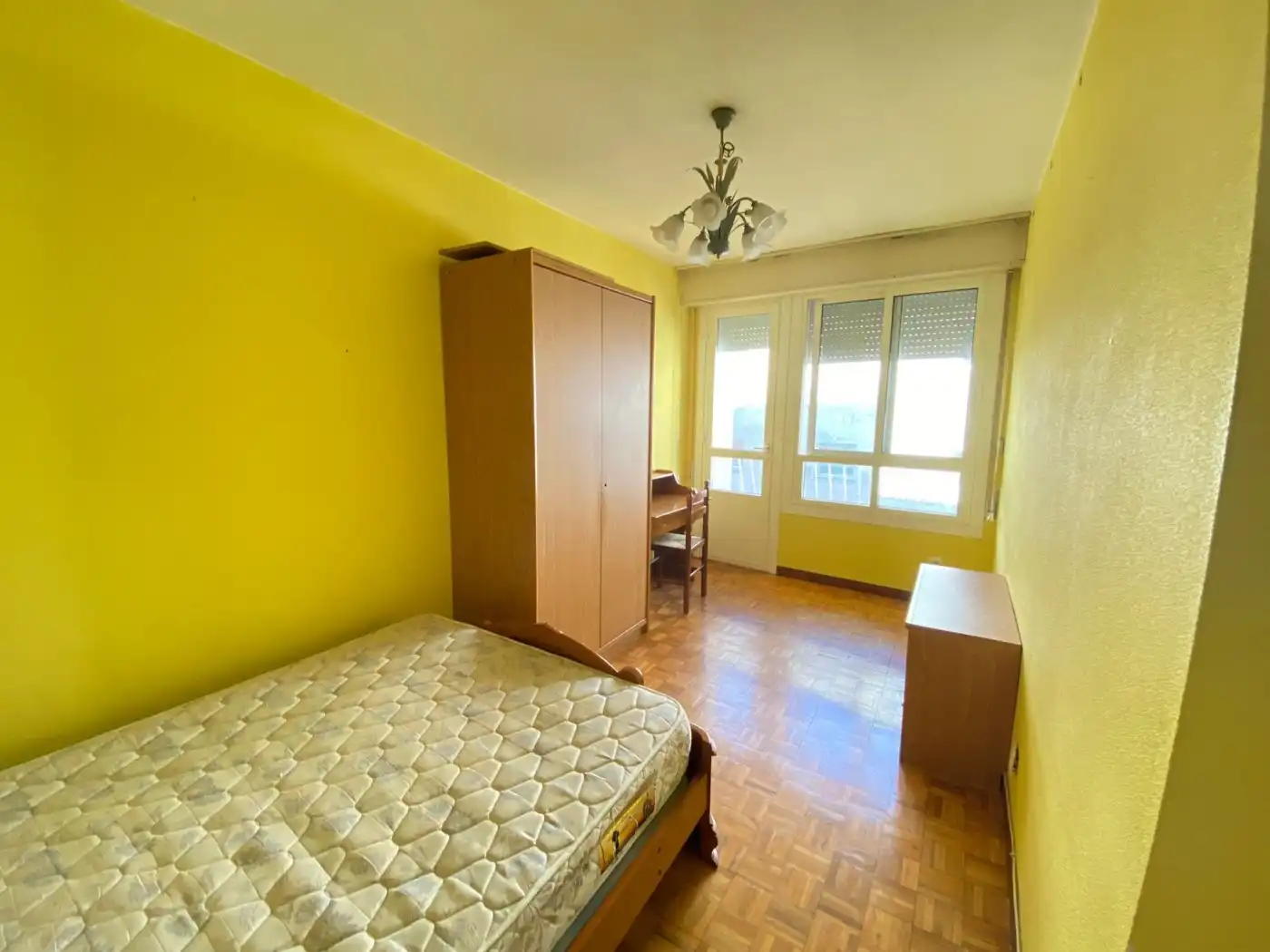 Bedroom of Flat for rent in Vigo   with Heating, Parquet flooring and Furnished