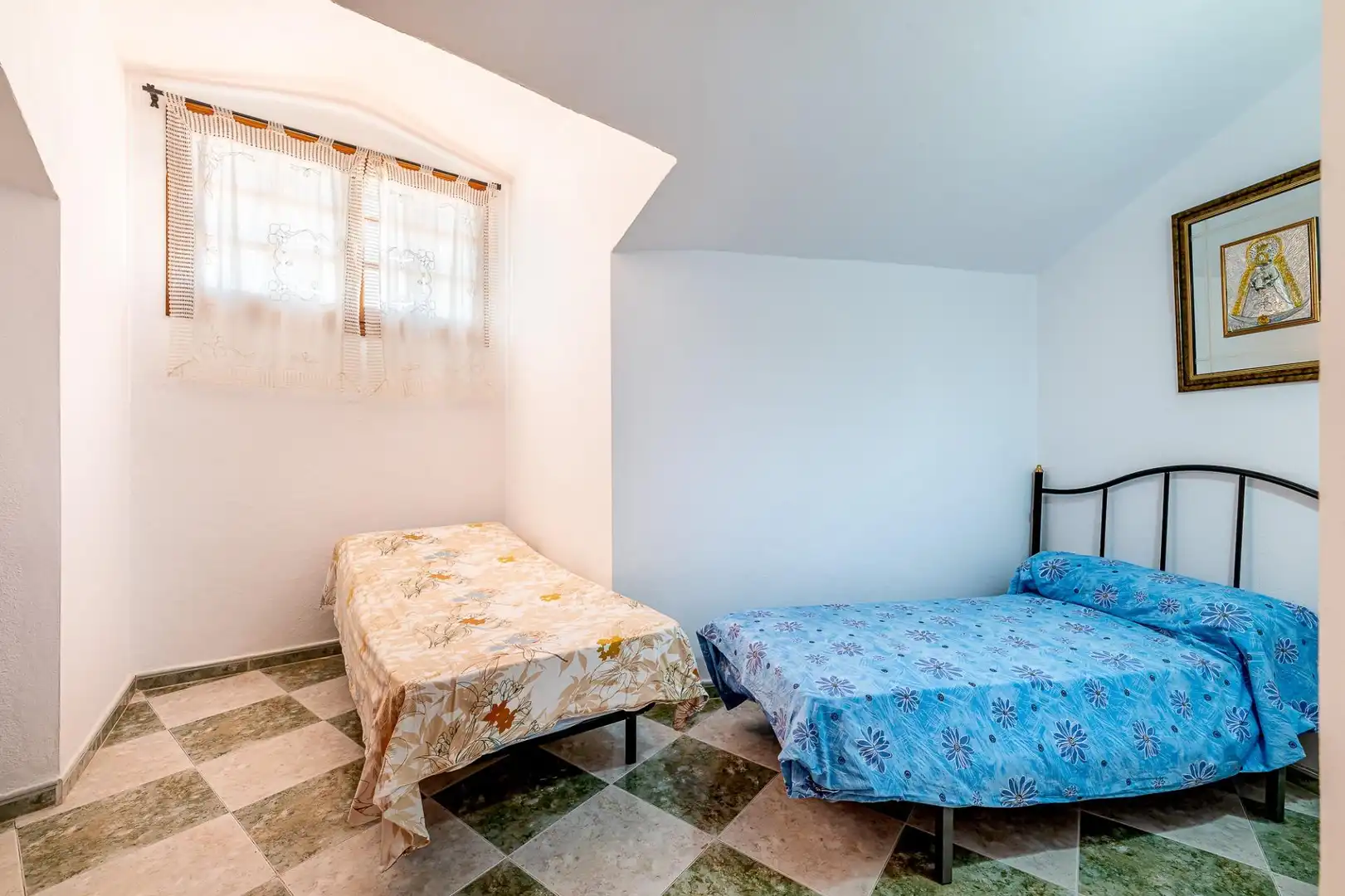Dormitori de Casa adosada en venda en Benalmádena amb Aire condicionat i Terrassa
