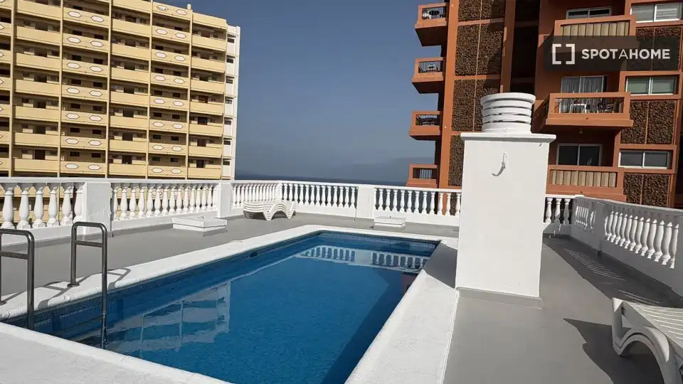 Piscina de Apartament per a compartir en Puerto de la Cruz amb Aire condicionat, Terrassa i Moblat