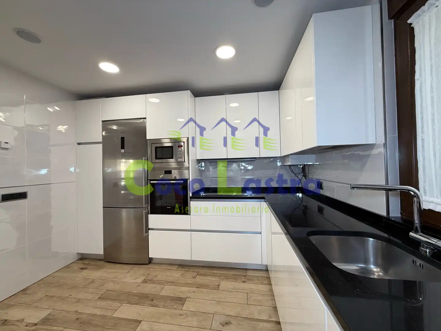 Kitchen of Flat for rent in Salamanca  with Heating, Furnished and Oven