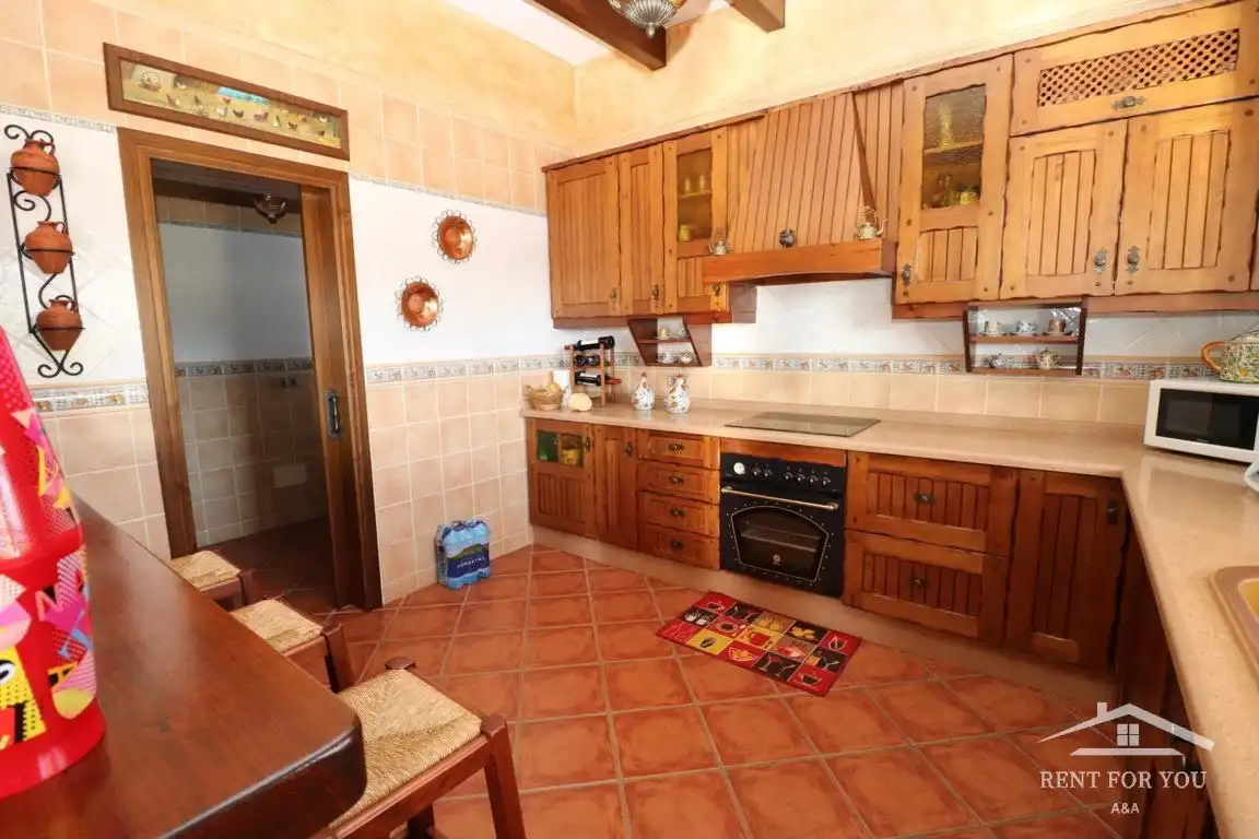 Cuina de Casa o xalet de lloguer en Alhaurín El Grande amb Aire condicionat, Jardí privat i Terrassa