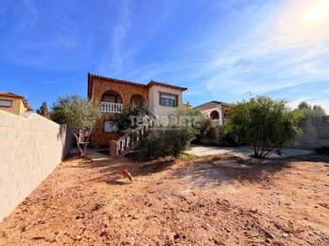 Casa amb balcó en venda a El Casar de Escalona