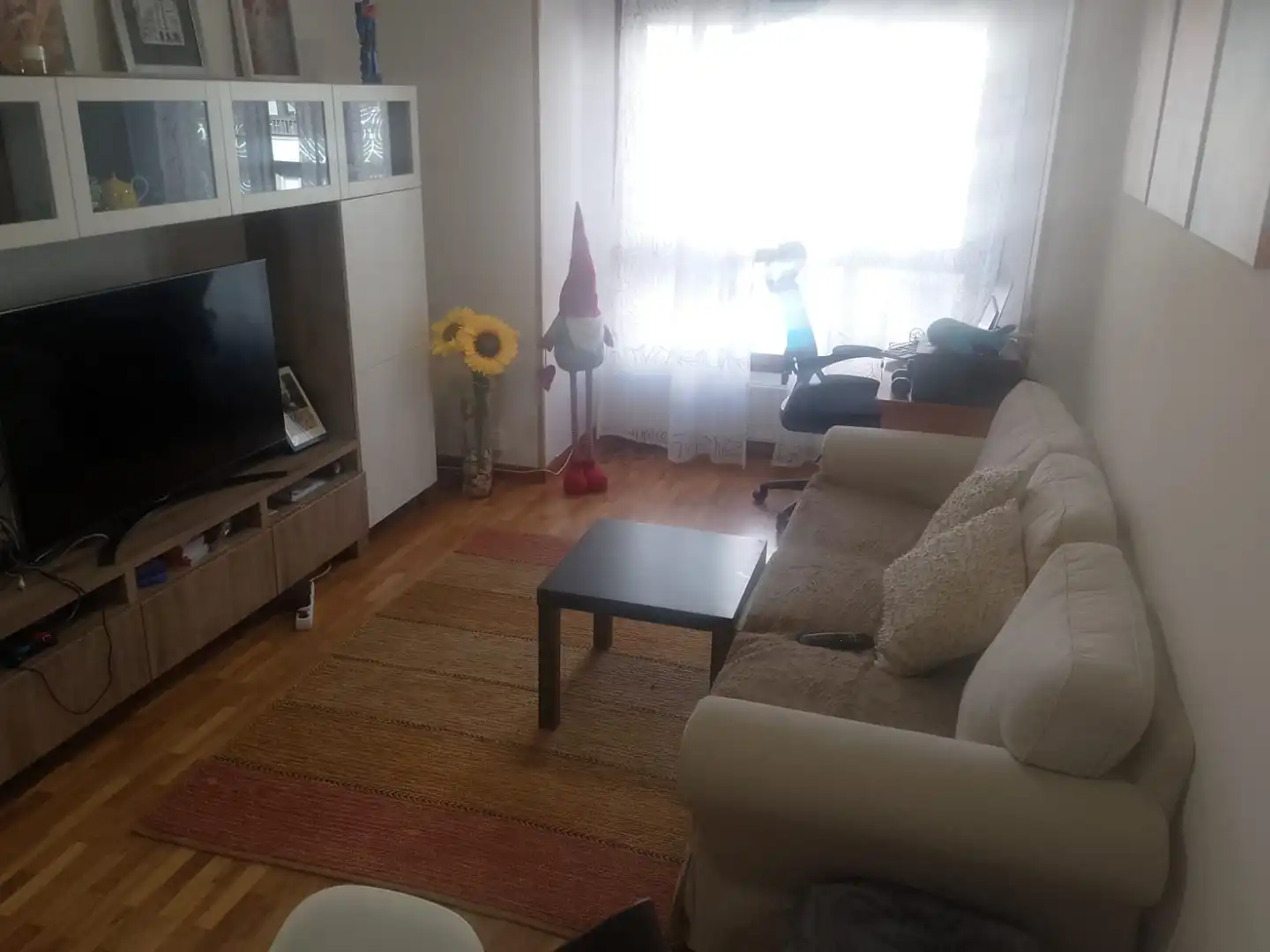 Wohnzimmer von Wohnung zur Miete in Oviedo  mit Heizung, Parkett und Abstellraum