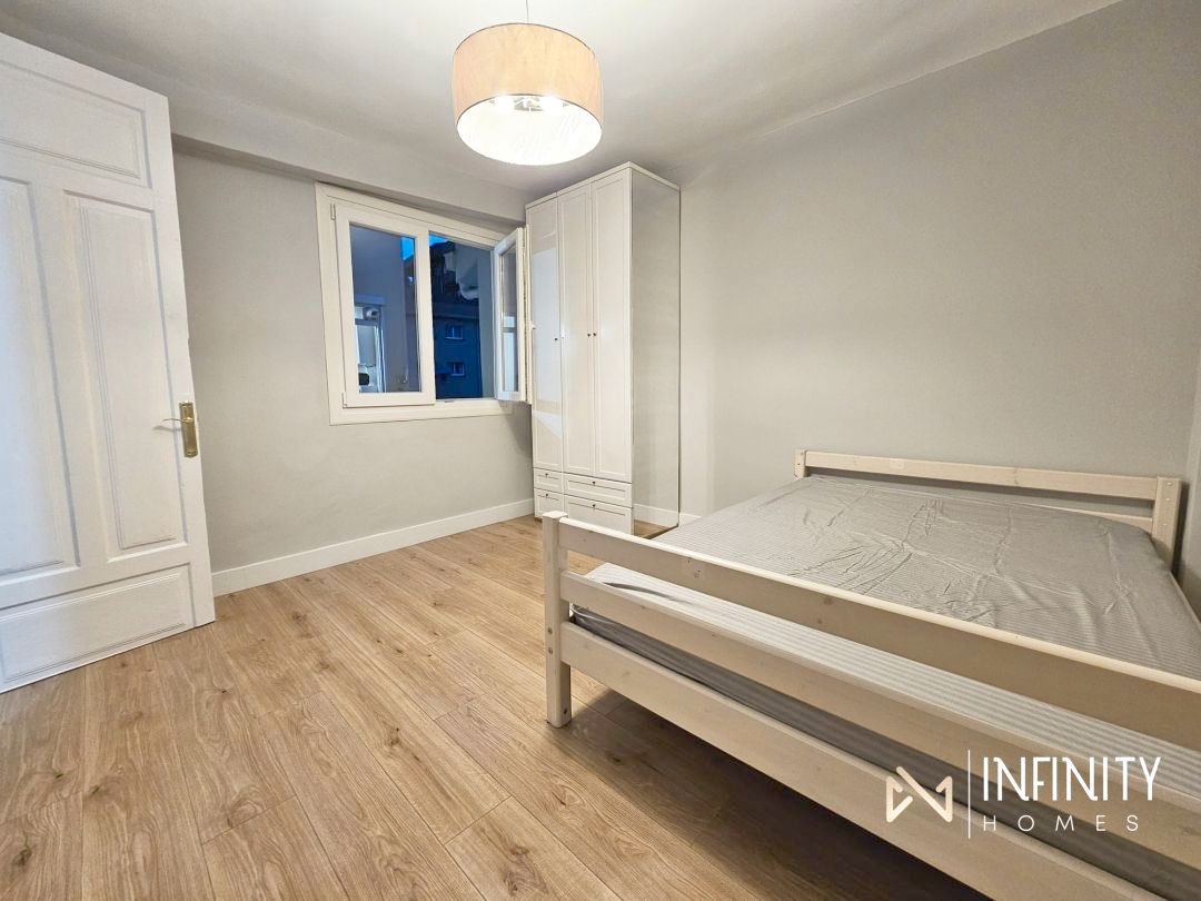 Bedroom of Flat to rent in Bilbao   with Heating
