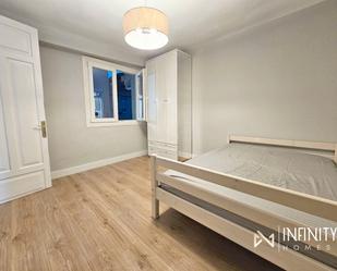 Bedroom of Flat to rent in Bilbao   with Heating
