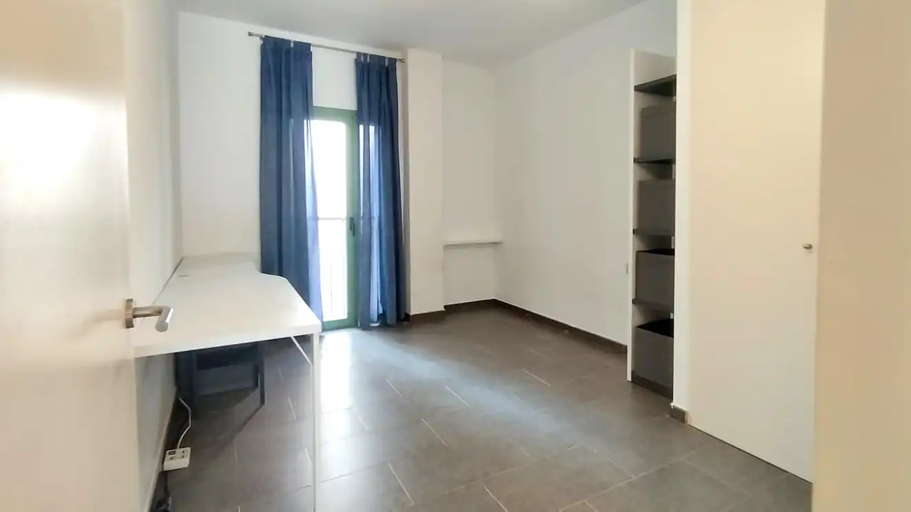 Habitación de Piso en venta en Barcelona con Calefacción y Horno