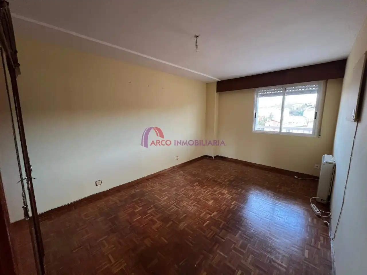 Bedroom of Flat for sale in Burgos  with Heating, Parquet flooring and Terrace