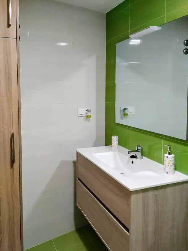 Bathroom of Flat for rent in Malpica de Bergantiños  with Heating, Oven and Washing machine