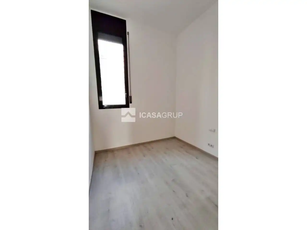 Bedroom of Flat for rent in Barcelona  with Air Conditioner, Heating and Parquet flooring