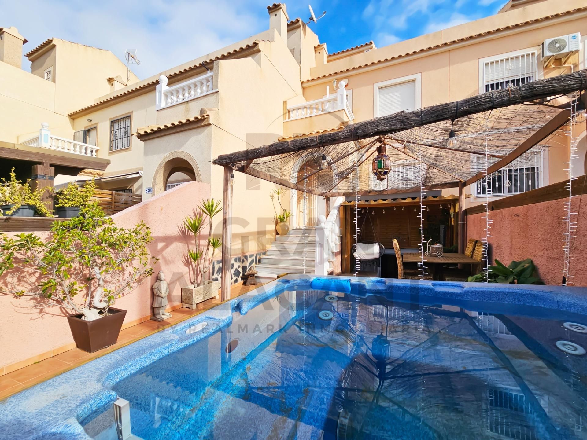 Vista exterior de Casa o chalet en venta en Santa Pola con Aire acondicionado, Jardín privado y Terraza