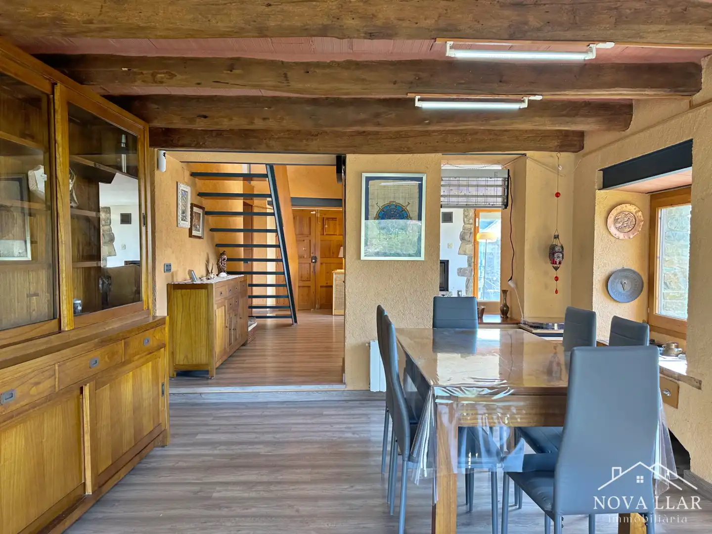 Comedor de Finca rústica en venta en Les Llosses con Calefacción, Jardín privado y Parquet