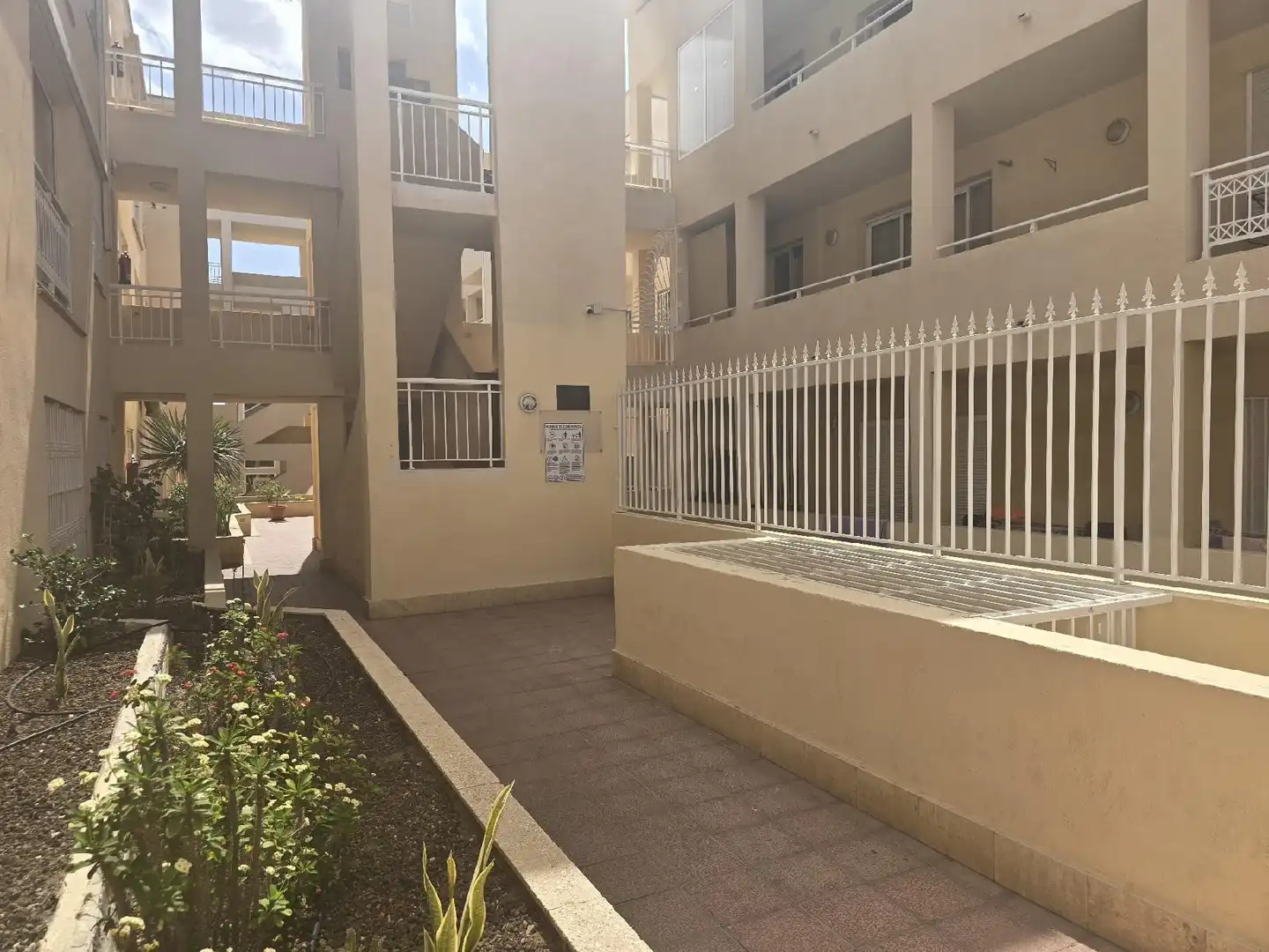 Vista exterior de Piso en venta en Arona con Trastero