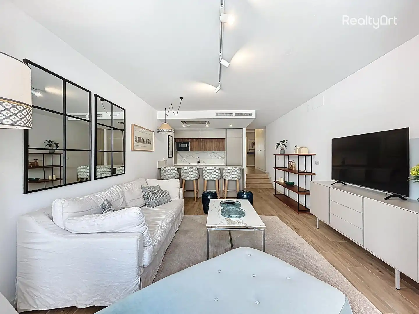 Living room of Flat for sale in Sevilla  with Air Conditioner and Furnished