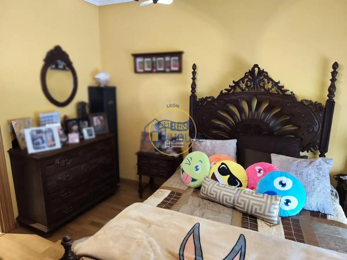 Casa pareada con piscina en venta en Villaquilambre, imagen 25