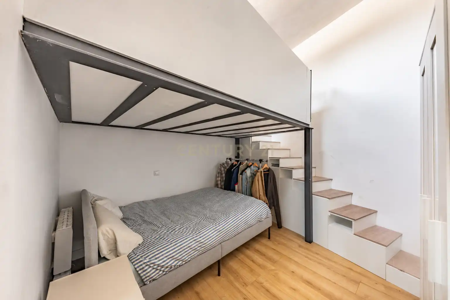 Dormitori de Casa o xalet en venda en Sant Cugat del Vallès amb Jardí privat i Traster