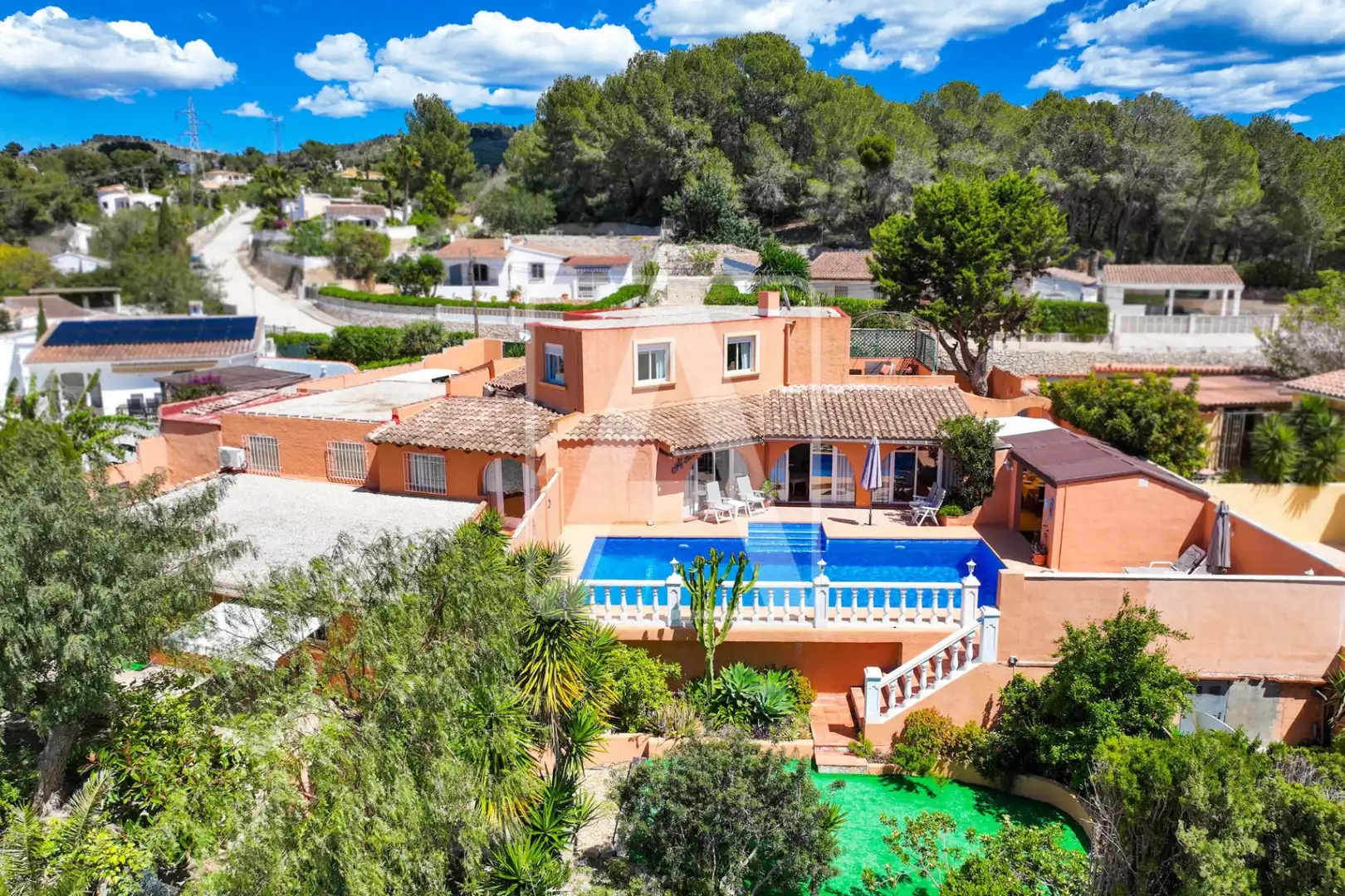 Chalet con piscina en venta en La Empedrola