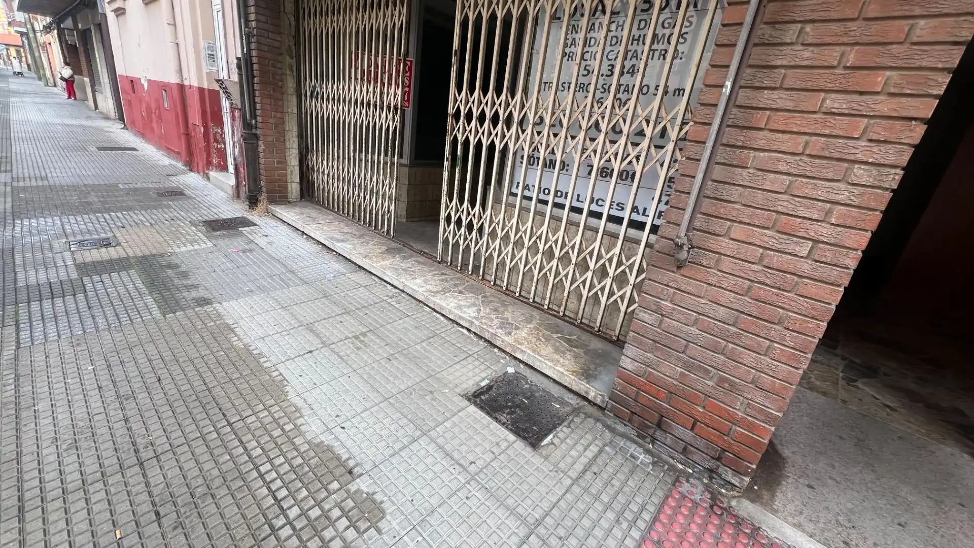 Vista exterior de Local en venta en León Capital 