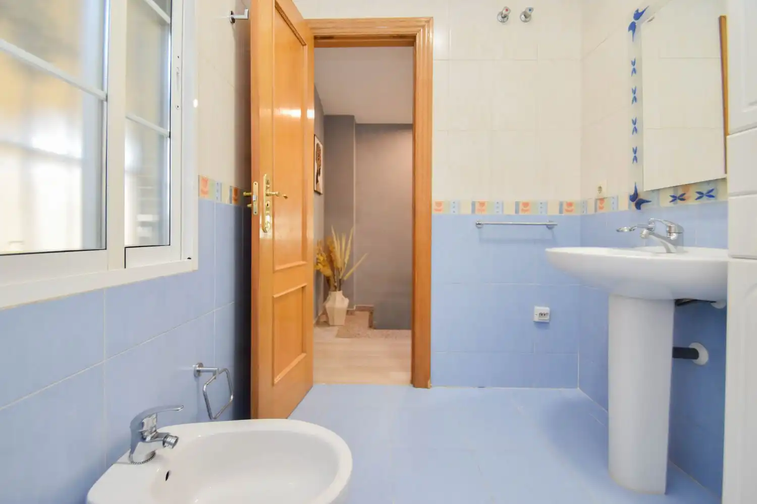 Baño de Dúplex en venta en Cúllar Vega con Terraza, Trastero y Amueblado
